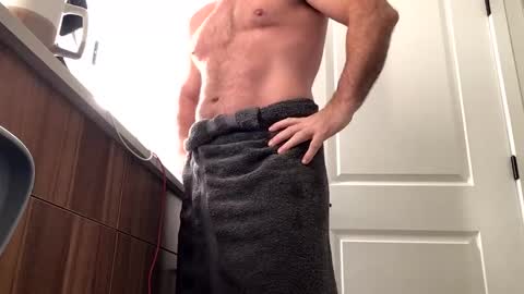stlhotwifeguy online show from 12-05-24, 02:33