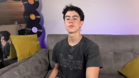 Snapshot of stolas_ying chatting on 02-22-26, 11:14 Stolas online show from 02-22-26, 11:14