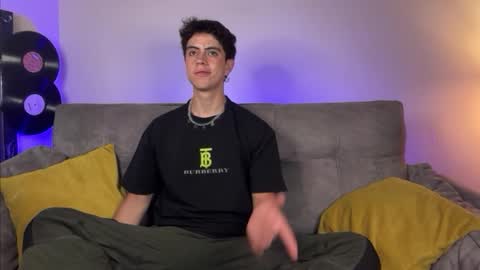 Snapshot of stolas_ying chatting on 03-04-26, 01:33 Stolas online show from 03-04-26, 01:33