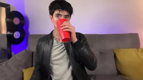 Snapshot of stolas_ying chatting on 03-05-26, 10:06 Stolas online show from 03-05-26, 10:06