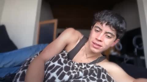 Snapshot of stolas_ying chatting on 03-13-26, 08:37 Stolas online show from 03-13-26, 08:37