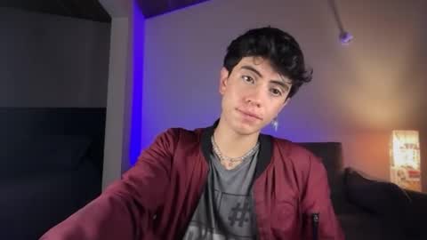 Snapshot of stolas_ying chatting on 03-17-26, 12:26 Stolas online show from 03-17-26, 12:26