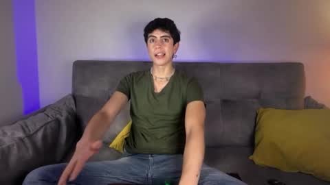 Snapshot of stolas_ying chatting on 03-18-26, 12:14 Stolas online show from 03-18-26, 12:14