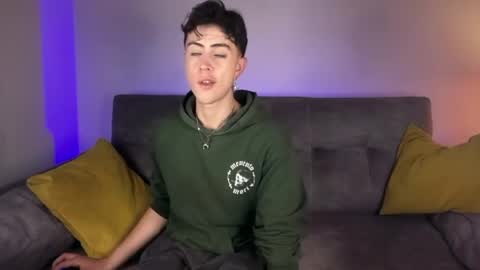 Snapshot of stolas_ying chatting on 03-19-26, 11:20 Stolas online show from 03-19-26, 11:20