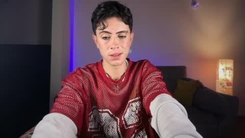 Snapshot of stolas_ying chatting on 03-29-26, 12:32 Stolas online show from 03-29-26, 12:32