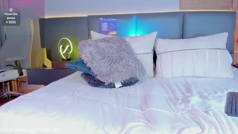 Stone Lee  online show from 01-06-25, 09:30