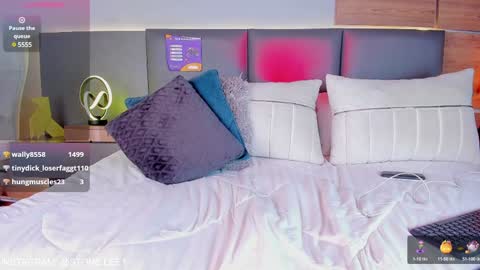 Stone Lee  online show from 01-12-25, 04:08