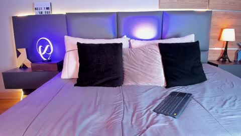 Stone Lee  online show from 02-05-25, 08:21