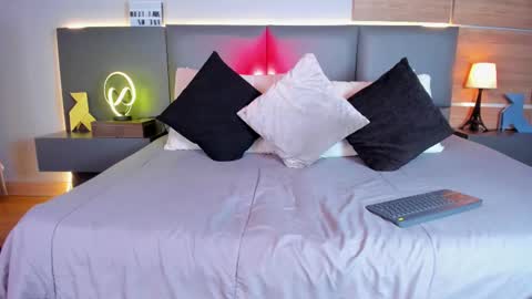 Stone Lee  online show from 02-09-25, 06:33