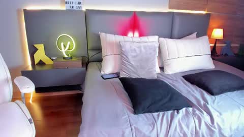 Stone Lee  online show from 02-09-25, 12:41