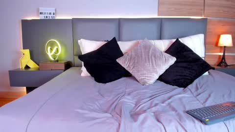 Stone Lee  online show from 02-23-25, 06:49