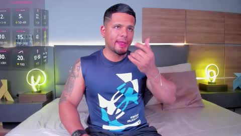 Stone Lee  online show from 09-30-25, 04:06