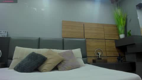 Stone Lee  online show from 10-14-25, 06:36