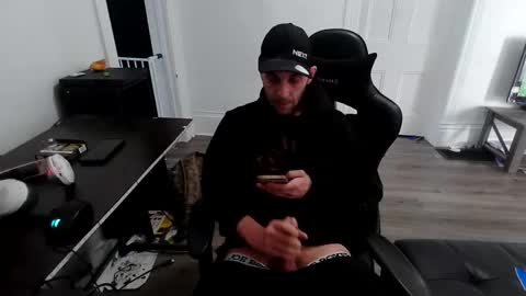 stonedpanda77 online show from 05-12-26, 09:45