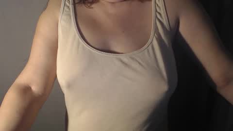 Snapshot of stonenipple chatting on 10-31-25, 12:44 stonenipple online show from 10-31-25, 12:44