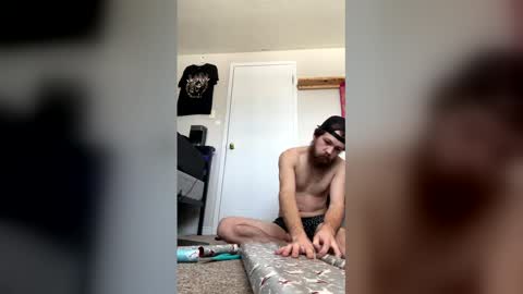 stoner228087 online show from 12-14-25, 04:01