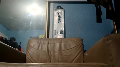 Snapshot of stonerllamas chatting on 11-13-25, 08:24 stonerllamas online show from 11-13-25, 08:24