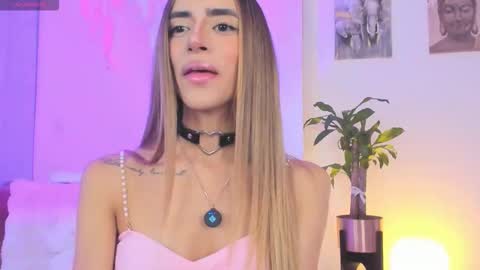 Snapshot of stormirusso chatting on 10-02-25, 01:01 Mar online show from 10-02-25, 01:01