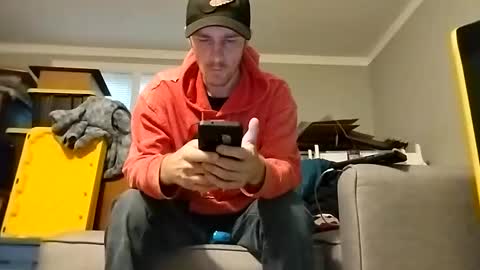 Snapshot of str33twyz3 chatting on 10-29-25, 12:07 Streetwyze online show from 10-29-25, 12:07