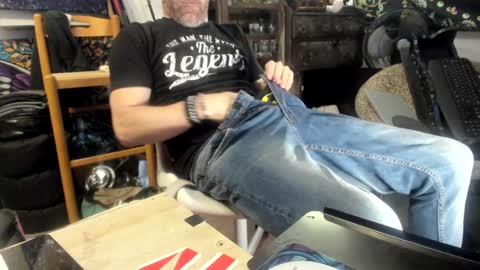 Str8 online show from 12-28-24, 08:15