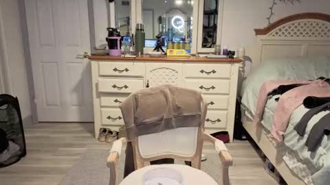 str8whiteboy21 online show from 02-05-26, 07:35