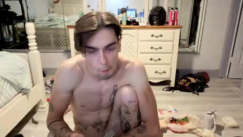 Snapshot of str8whiteboy21 chatting on 05-19-26, 06:42 str8whiteboy21 online show from 05-19-26, 06:42