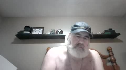 Straightbear4you online show from 02-10-26, 05:33