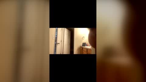 Snapshot of straightcurious80 chatting on 01-10-26, 05:15 straightcurious80 online show from 01-10-26, 05:15