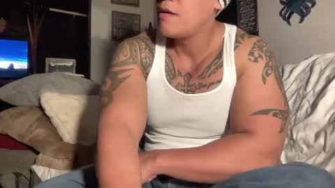 Snapshot of straightsurfer808 chatting on 11-08-25, 10:26 straightsurfer808 online show from 11-08-25, 10:26