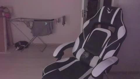 Ray online show from 10-17-25, 04:09