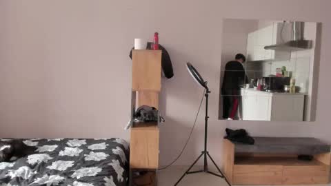 Snapshot of stralght_twinks chatting on 04-26-26, 01:09 Ray online show from 04-26-26, 01:09