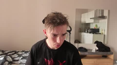 Snapshot of stralght_twinks chatting on 05-01-26, 10:42 Ray online show from 05-01-26, 10:42
