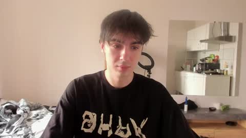 Snapshot of stralght_twinks chatting on 05-07-26, 08:09 Ray online show from 05-07-26, 08:09
