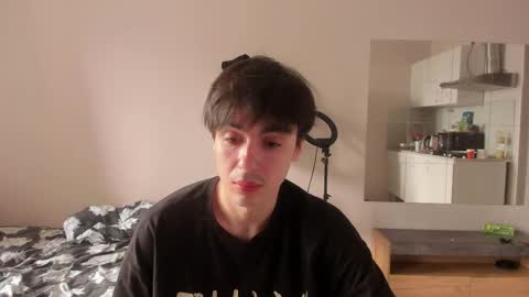 Snapshot of stralght_twinks chatting on 05-10-26, 02:44 Ray online show from 05-10-26, 02:44