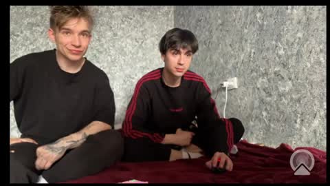 Snapshot of stralght_twinks chatting on 05-12-26, 10:23 Ray online show from 05-12-26, 10:23