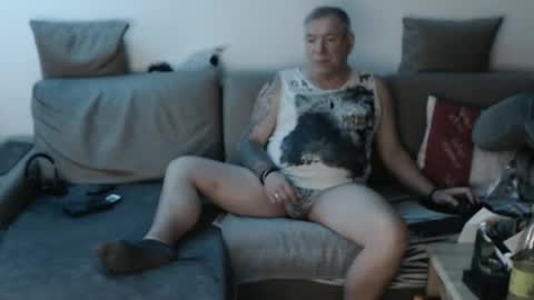 Snapshot of stranger1966 chatting on 09-30-25, 05:34 Stranger online show from 09-30-25, 05:34