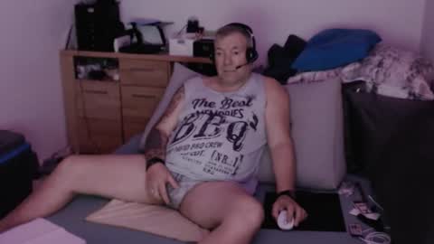 Snapshot of stranger1966 chatting on 10-12-25, 07:57 Stranger online show from 10-12-25, 07:57