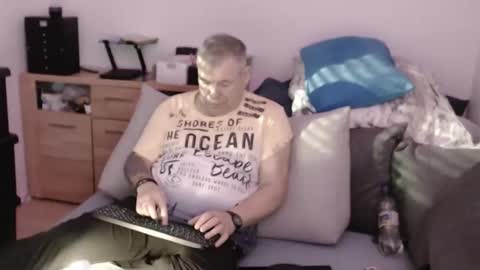 Snapshot of stranger1966 chatting on 11-03-25, 09:21 Stranger online show from 11-03-25, 09:21