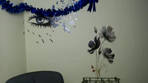 Amalia online show from 01-25-25, 04:34