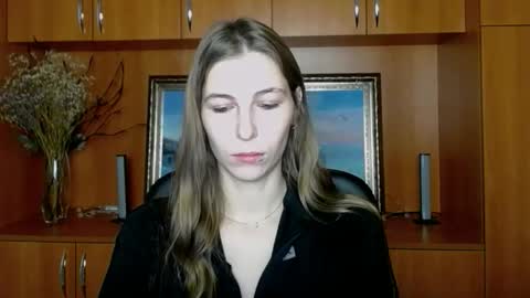 Amalia online show from 11-29-25, 07:22