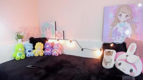 strawberry_kitty_ online show from 12-15-25, 03:55