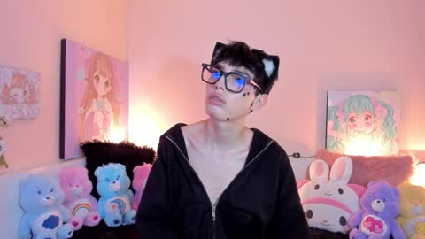 strawberry_kitty_ online show from 02-09-26, 01:31