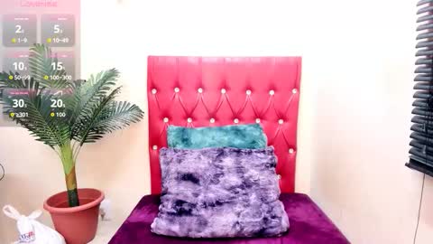 strawberry_lipz online show from 09-15-25, 06:02