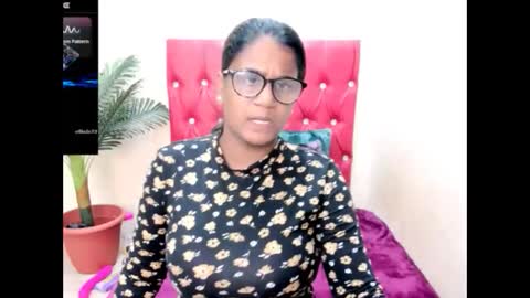 strawberry_lipz online show from 09-24-25, 05:00