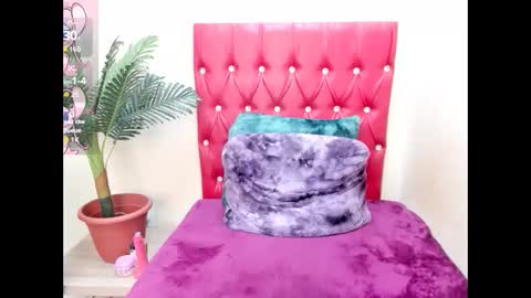 strawberry_lipz online show from 09-29-25, 04:28