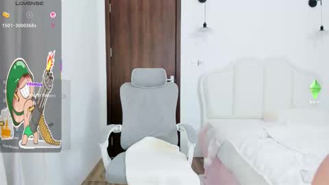 strawberry_loveee online show from 02-04-26, 04:13