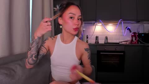 Tati and Lola online show from 11-14-25, 12:04