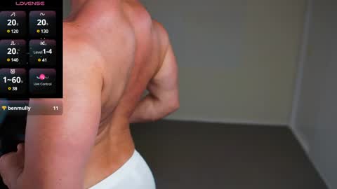 Snapshot of streatmeat chatting on 12-02-24, 10:23 streatmeat online show from 12-02-24, 10:23