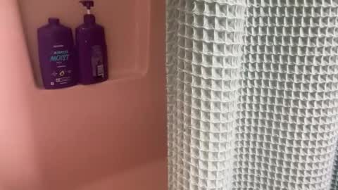 Snapshot of stroking33again chatting on 05-12-26, 01:19 stroking33again online show from 05-12-26, 01:19