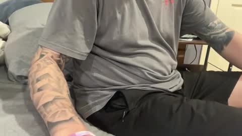 Snapshot of stroking33again chatting on 05-19-26, 02:34 stroking33again online show from 05-19-26, 02:34